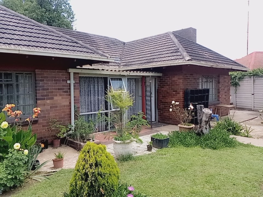 3 Bedroom Property for Sale in Vierfontein Free State